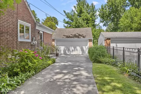 1022 Hampton, Grosse Pointe Woods, MI 48236 photo 40