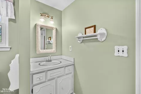 1022 Hampton, Grosse Pointe Woods, MI 48236 photo 33