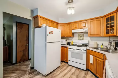 Kitchen - 29746 Red Cedar, Flat Rock, MI 48134 photo 2 of 2