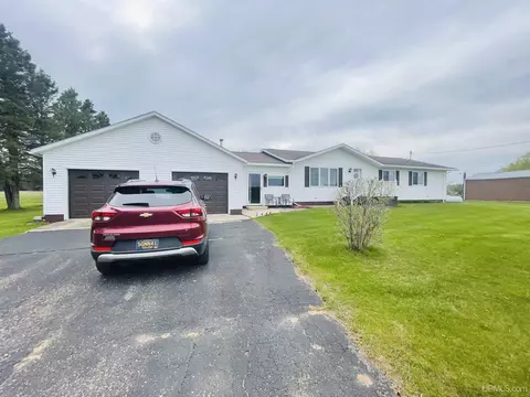 11939 N 01, Perkins, MI 49872