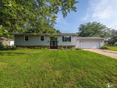 370 S Monroe, Blissfield, MI 49228