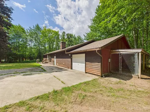 7477 N Carmody, Munising, MI 49862 photo 2