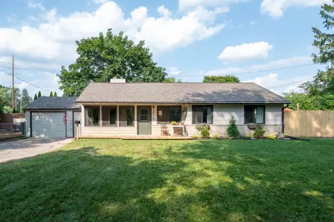 2918 Braley, Midland, MI 48640