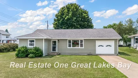 2209 12th S, Escanaba, MI 49829