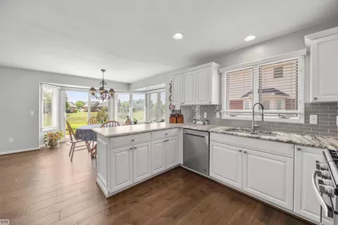 51317 Hook, Macomb, MI 48042 photo 18