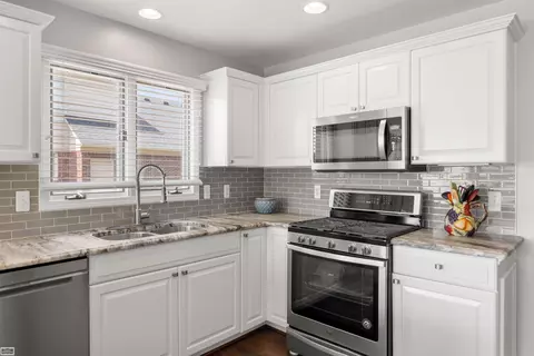 51317 Hook, Macomb, MI 48042 photo 16