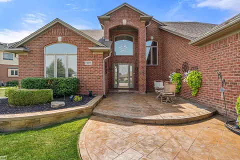 51317 Hook, Macomb, MI 48042 photo 4