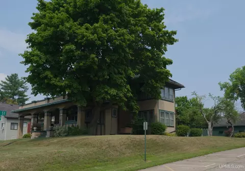615 Washington, Iron River, MI 49935