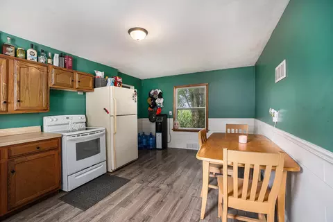 Kitchen - 3470 Fergus, Burt, MI 48417 photo 2 of 2