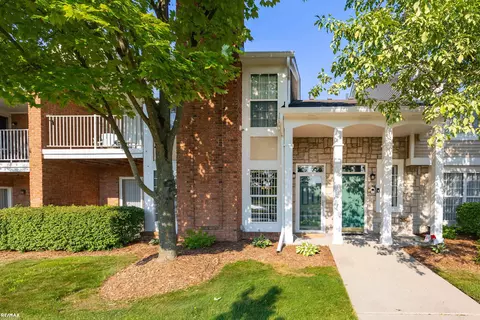 56743 Scotland, Shelby Township, MI 48316