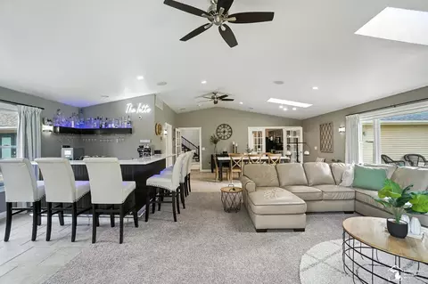 Living - 2293 Steiner, Monroe, MI 48162 photo 3 of 3