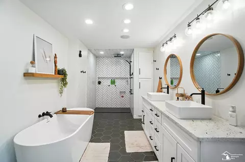 Bath - 2293 Steiner, Monroe, MI 48162 photo 5 of 12