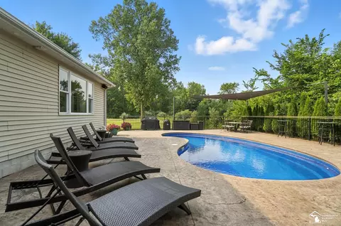 Exterior - 2293 Steiner, Monroe, MI 48162 photo 8 of 15