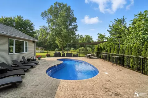 Exterior - 2293 Steiner, Monroe, MI 48162 photo 7 of 15