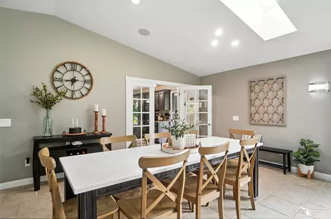 Dining - 2293 Steiner, Monroe, MI 48162 photo 6 of 6