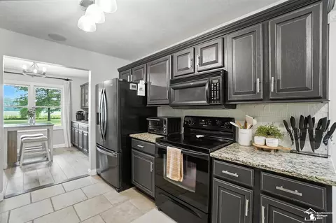 Kitchen - 2293 Steiner, Monroe, MI 48162 photo 5 of 6