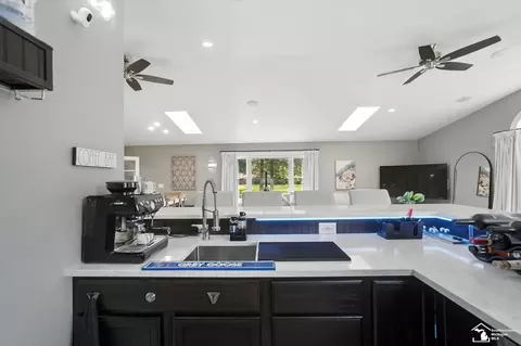 Kitchen - 2293 Steiner, Monroe, MI 48162 photo 3 of 6