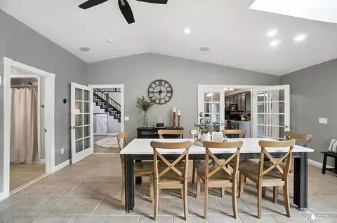 Dining - 2293 Steiner, Monroe, MI 48162 photo 5 of 6