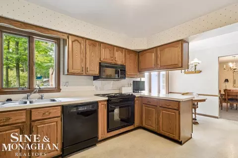 1923 Jackson, Saint Clair, MI 48079 photo 6