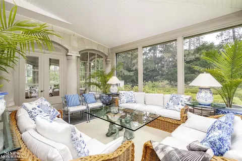 Exterior - 273 Ridge, Grosse Pointe Farms, MI 48236 photo 10 of 26