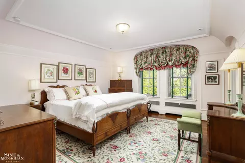 Bedroom - 273 Ridge, Grosse Pointe Farms, MI 48236 photo 3 of 6