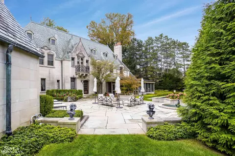 Exterior - 273 Ridge, Grosse Pointe Farms, MI 48236 photo 14 of 26