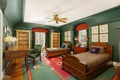 Bedroom - 273 Ridge, Grosse Pointe Farms, MI 48236 photo 4 of 6