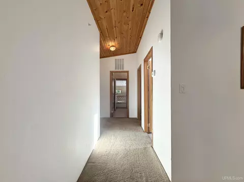 Entry Way - 3465 K, Escanaba, MI 49807 photo 1 of 2