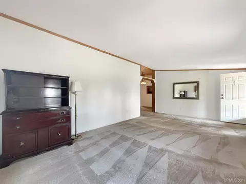 Living - 3465 K, Escanaba, MI 49807 photo 3 of 10