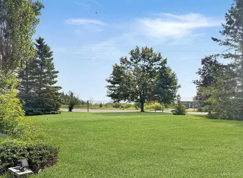 Exterior - 3465 K, Escanaba, MI 49807 photo 7 of 8