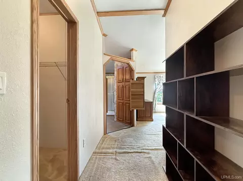 Entry Way - 3465 K, Escanaba, MI 49807 photo 2 of 2