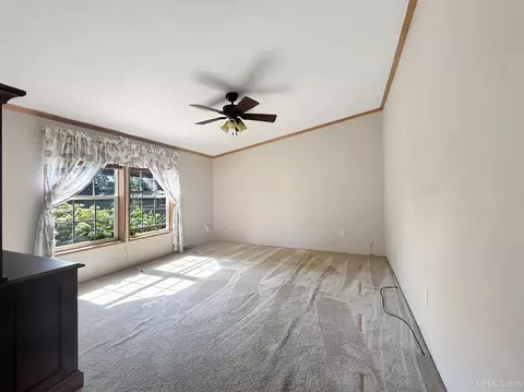 Bedroom - 3465 K, Escanaba, MI 49807 photo 3 of 6