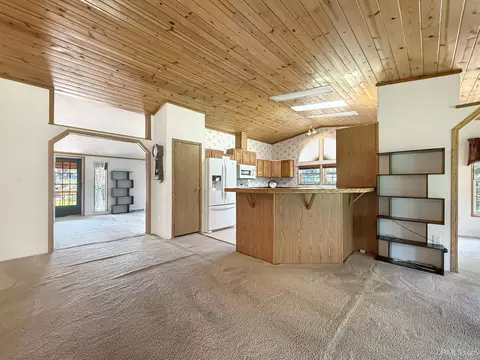 Living - 3465 K, Escanaba, MI 49807 photo 6 of 10