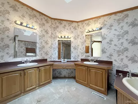 Bath - 3465 K, Escanaba, MI 49807 photo 2 of 4