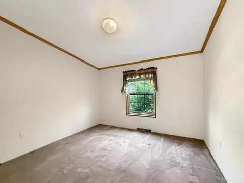 Bedroom - 3465 K, Escanaba, MI 49807 photo 5 of 6