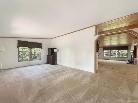Living - 3465 K, Escanaba, MI 49807 photo 4 of 10