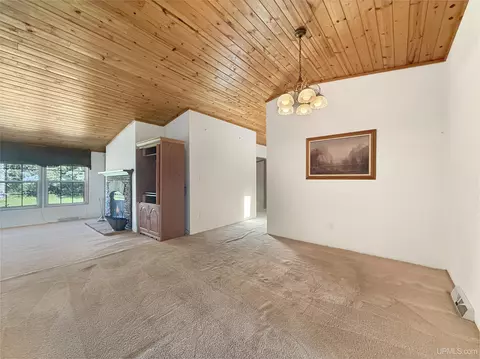 Living - 3465 K, Escanaba, MI 49807 photo 5 of 10