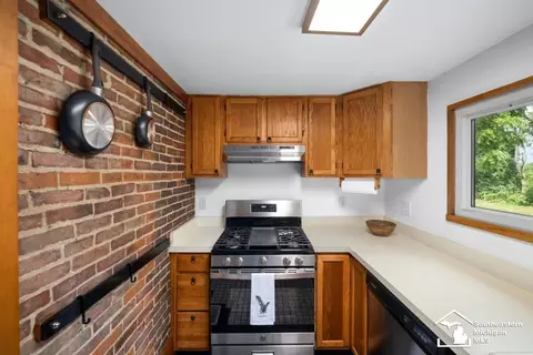 Kitchen - 6735 N Telegraph, Monroe, MI 48162 photo 2 of 3