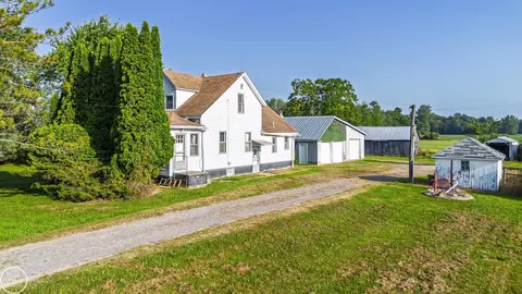 10042 Lindsey, Casco, MI 48064