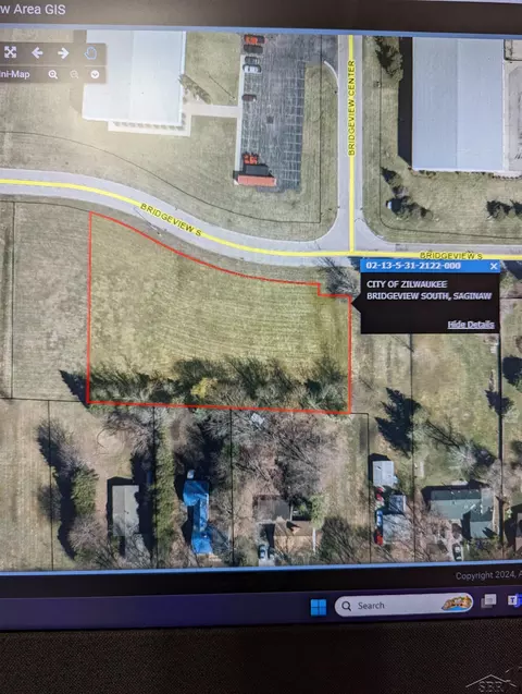 S Bridgeview, Saginaw, MI 48604