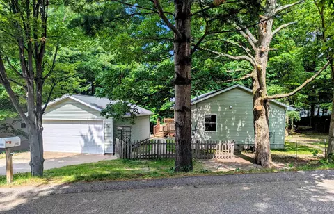 2232 Center, Marquette, MI 49855
