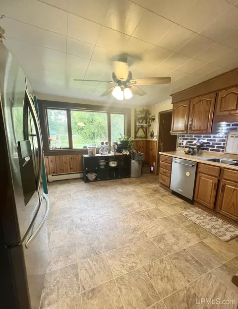 N15717 County 577, Vulcan, MI 49892 photo 10