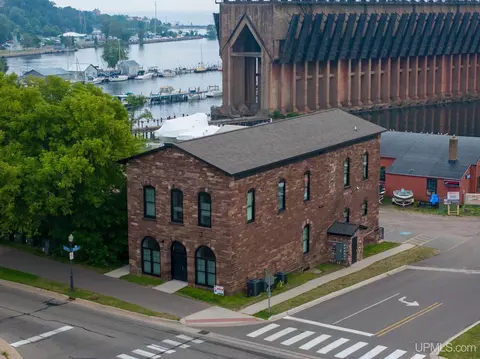 311 S Lakeshore #3, Marquette, MI 49855