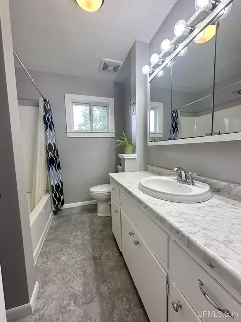 Bath - 1029 Ledge, Quinnesec, MI 49876 photo 1 of 1