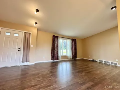 Living - 1029 Ledge, Quinnesec, MI 49876 photo 2 of 4