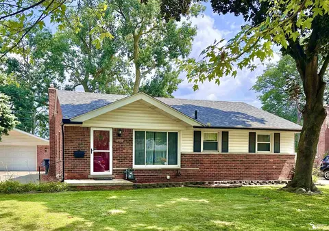 11318 Hillcrest, Livonia, MI 48150