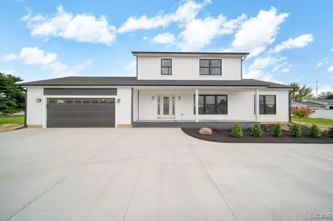 1325 Country Club Rd, Adrian, MI 49221