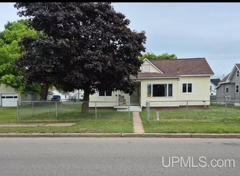612 N 20th, Escanaba, MI 49829