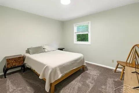 Bedroom - 2910 E Baker, Midland, MI 48642 photo 2 of 4