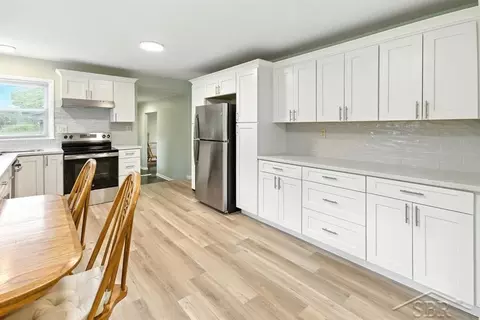 Kitchen - 2910 E Baker, Midland, MI 48642 photo 3 of 4